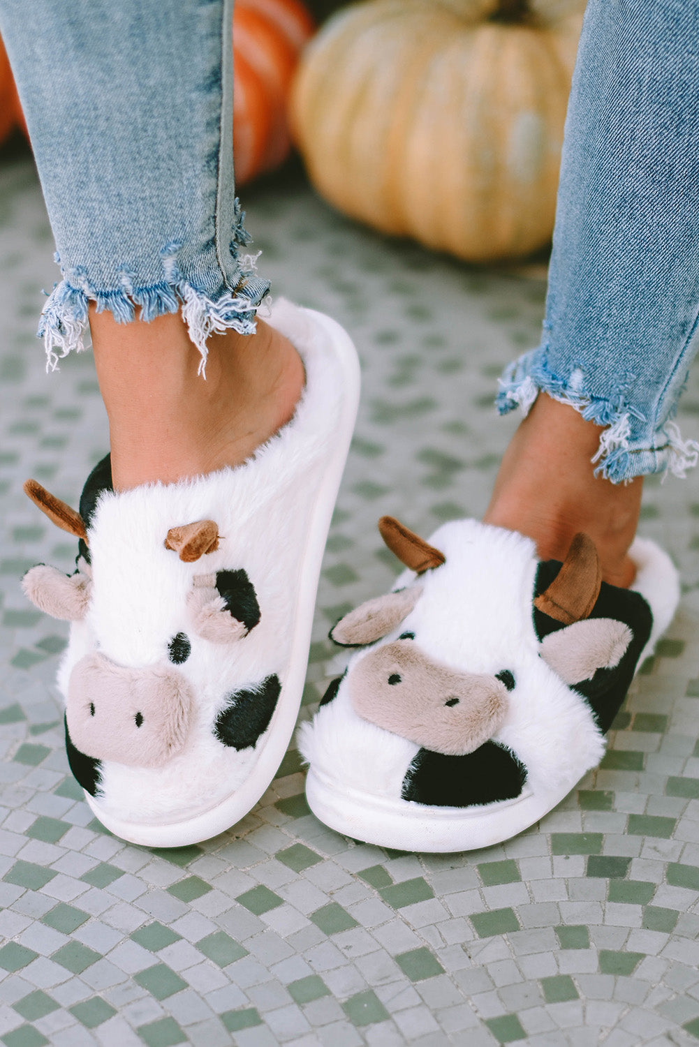 CowzyFeet | Schattige Witte Koe Pluche Pantoffels