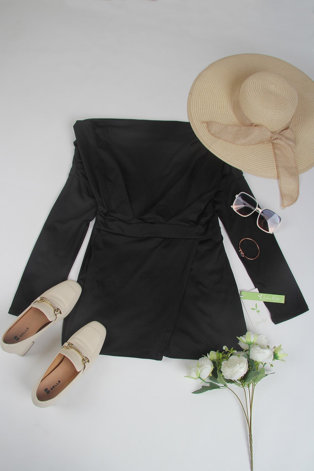 Alara | Elegante, schuine jumpsuit met één schouder