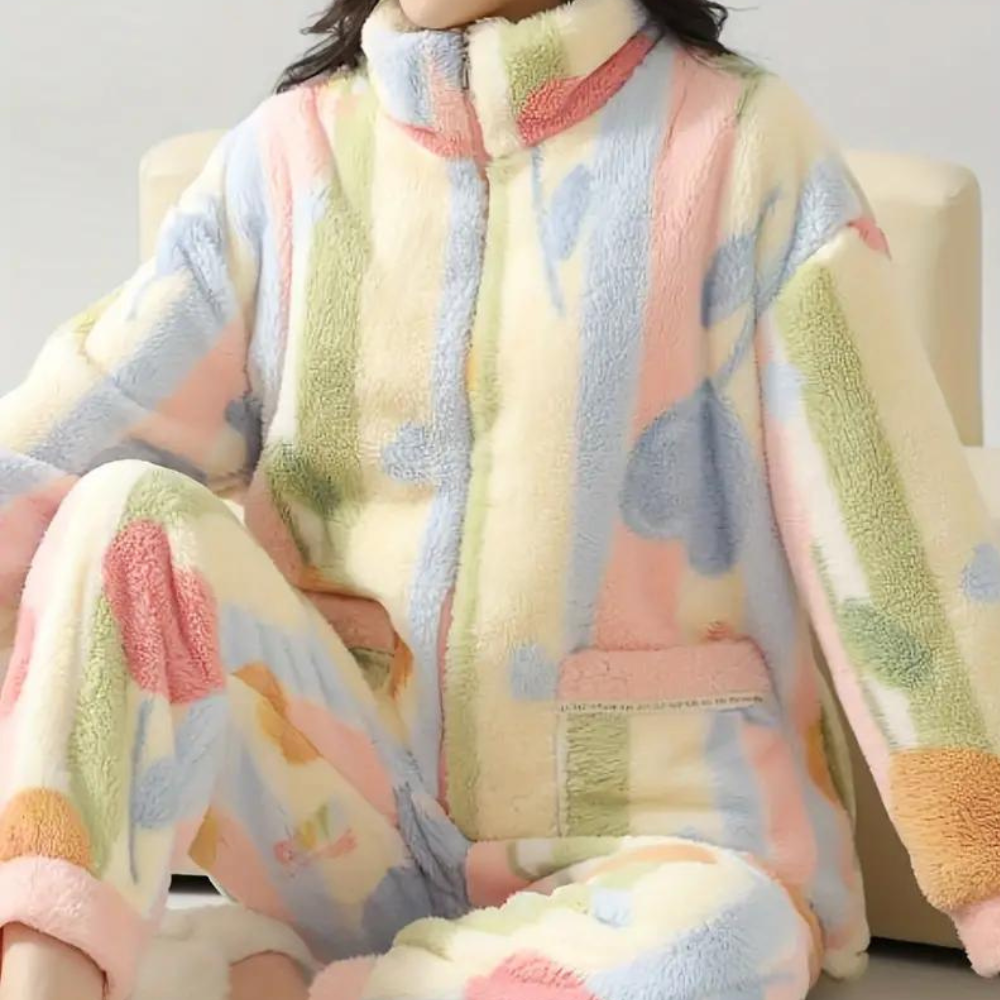 Branka | Chique veelkleurige fluffy fleece winter warme pyjama set