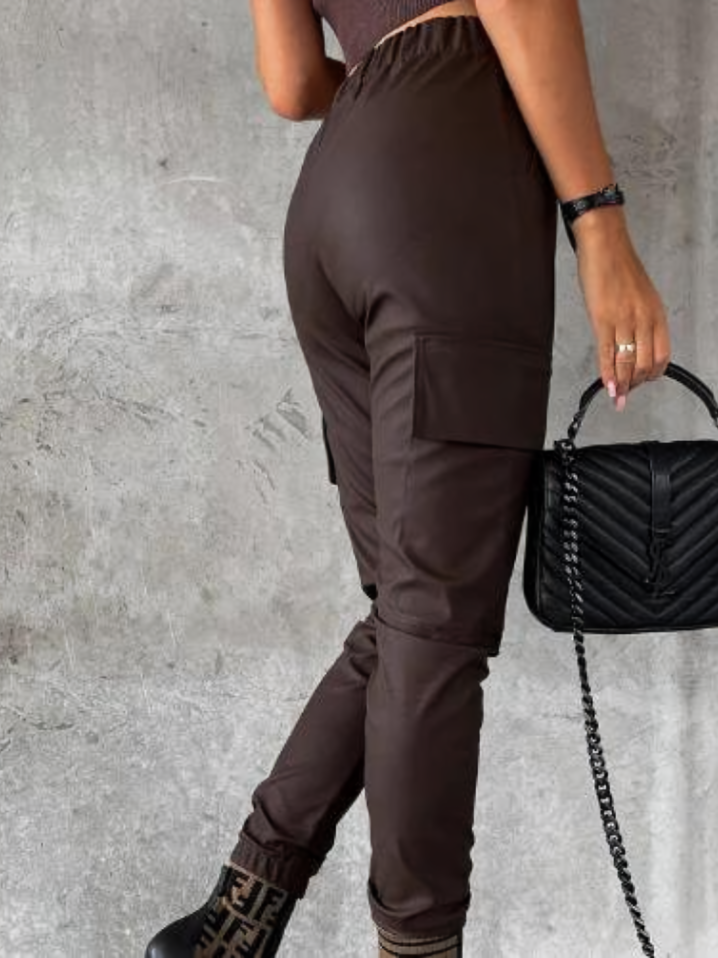 Gillian - Stijlvolle lederhosen