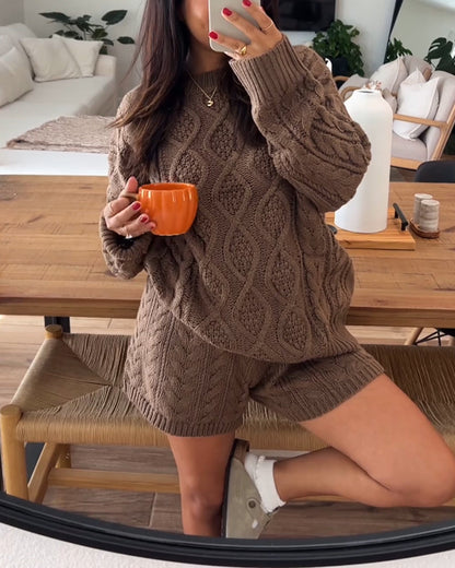 Sanna | Trendy gebreide kabeltrui & korte broek tweedelige set