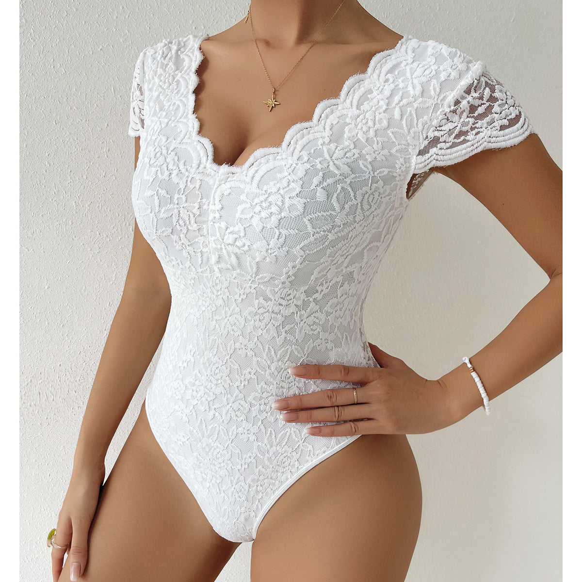 Lima | Kanten bodysuit met v-hals
