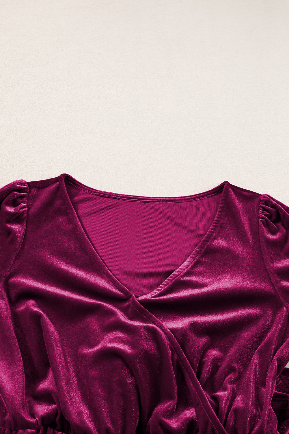 Cosima | Rode Dahlia Fluwelen Romper met Ruches Mouwen