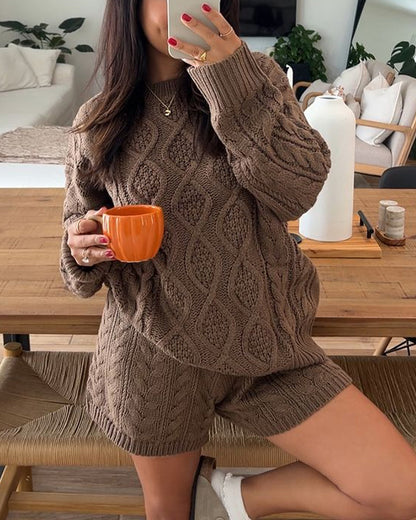 Sanna | Trendy gebreide kabeltrui & korte broek tweedelige set
