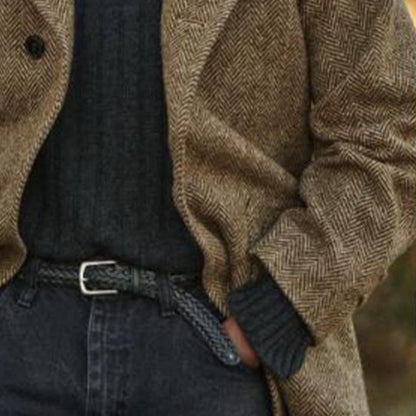 Eero | Ouderwetse halflange jas in visgraatmotief