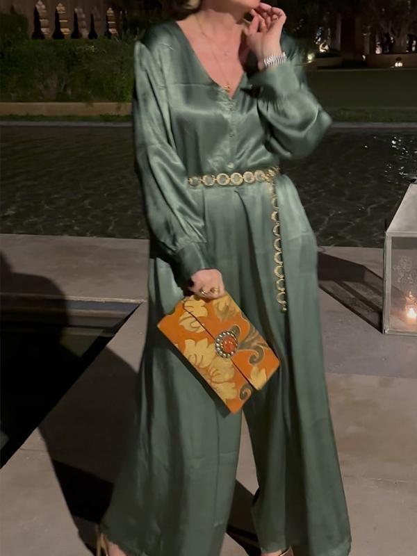 Glenda | Satijnen jumpsuit met lange mouwen en V-hals
