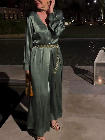 Glenda | Satijnen jumpsuit met lange mouwen en V-hals