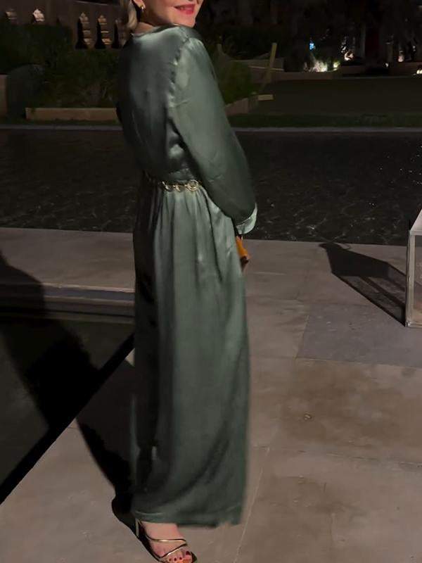 Glenda | Satijnen jumpsuit met lange mouwen en V-hals