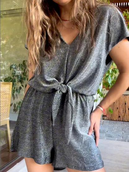 Kaida - Ongedwongen glanzende V-hals Romper